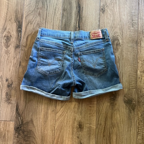 Levi’s Jean Shorts - Picture 4 of 5